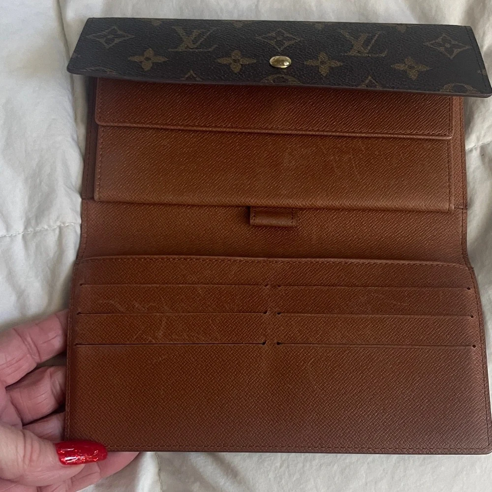 Louis Vuitton Black and Brown Monogram Clutch/Trifold Wallet. - Picture 12 of 14